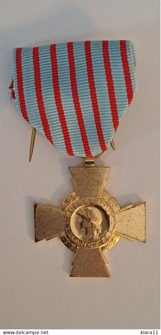 MEDAILLE - CROIX DU COMBATTANT - France