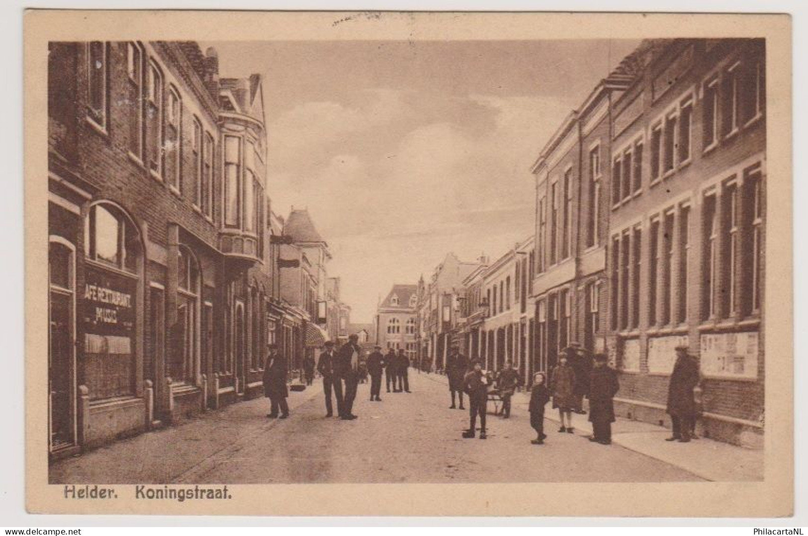 Den Helder - Koningstraat Met Volk - Den Helder