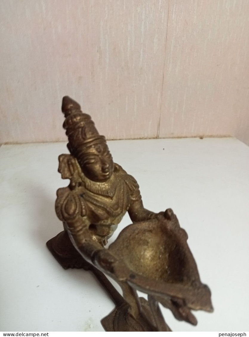 Statuette Ancienne Dieux Hauteur 12 Cm X 12 Cm - Bronzes