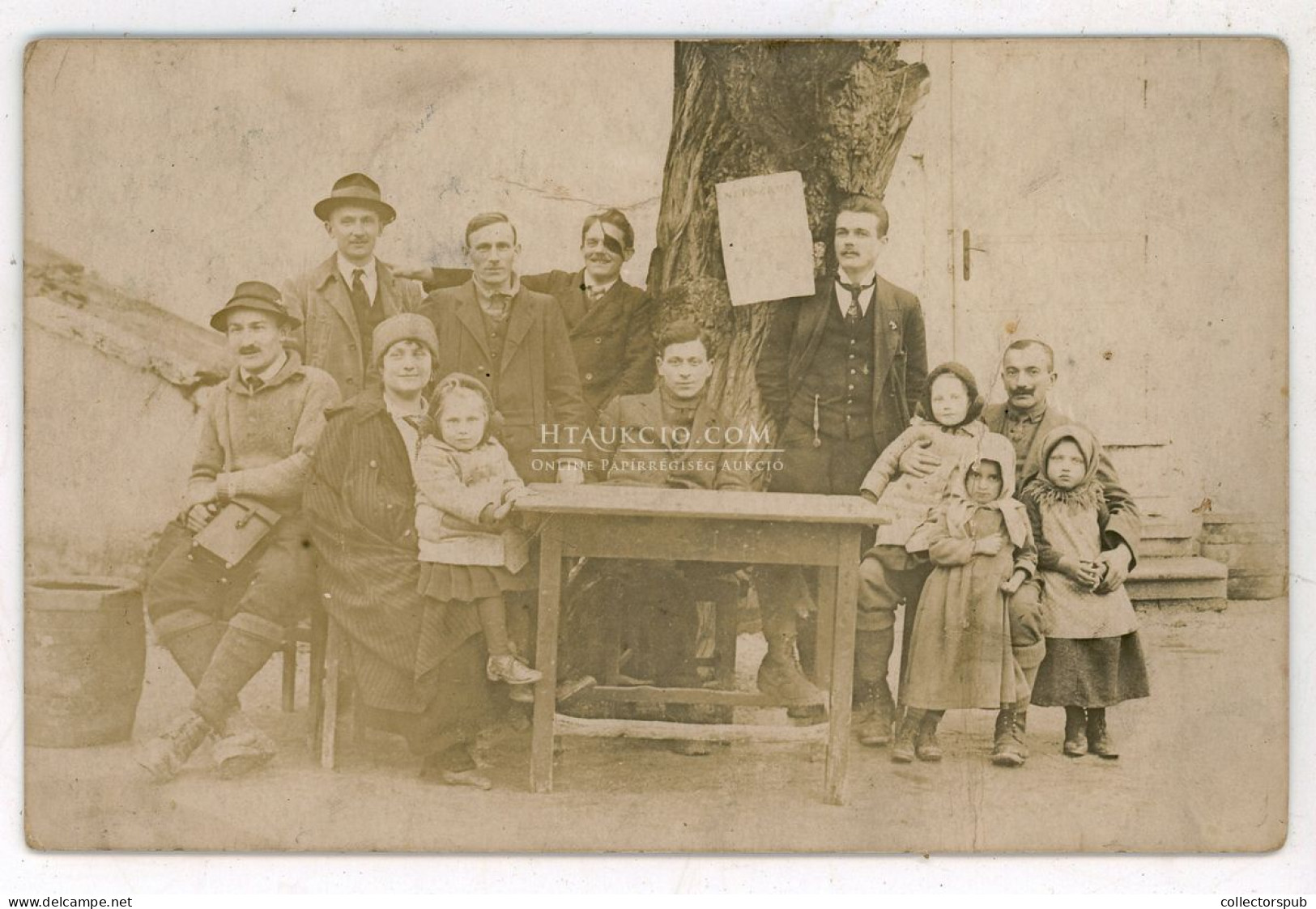1919.04. Tanácsköztársaság, Társaság, Népszavával, Fotós Képeslap - Hungary