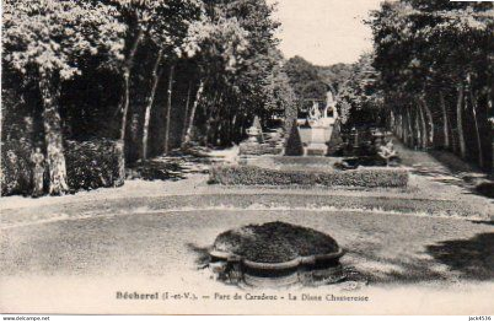 Carte Postale Ancienne - Circulé - Dép. 35 - BECHEREL - Parc De CARADEUC, DIANE Chasseresse - Bécherel