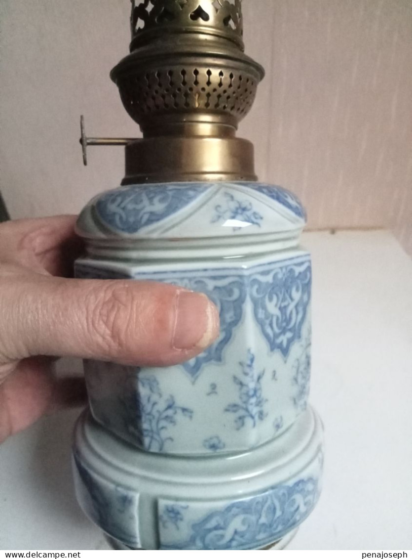Lampe ancienne en ceramique hauteur 23 cm