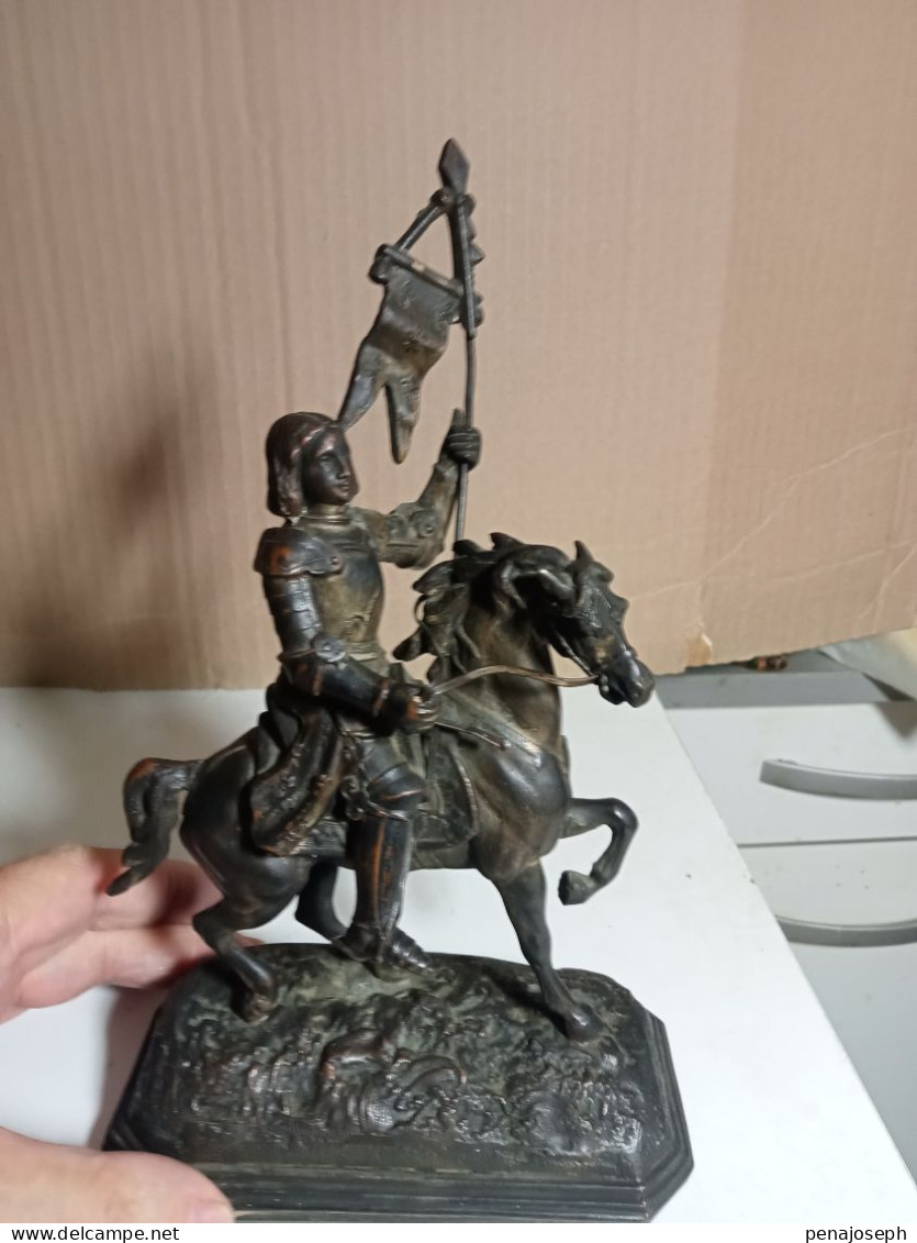 statuette XIXème régule jeanne d'arc a cheval hauteur 24 cm x 14 cm