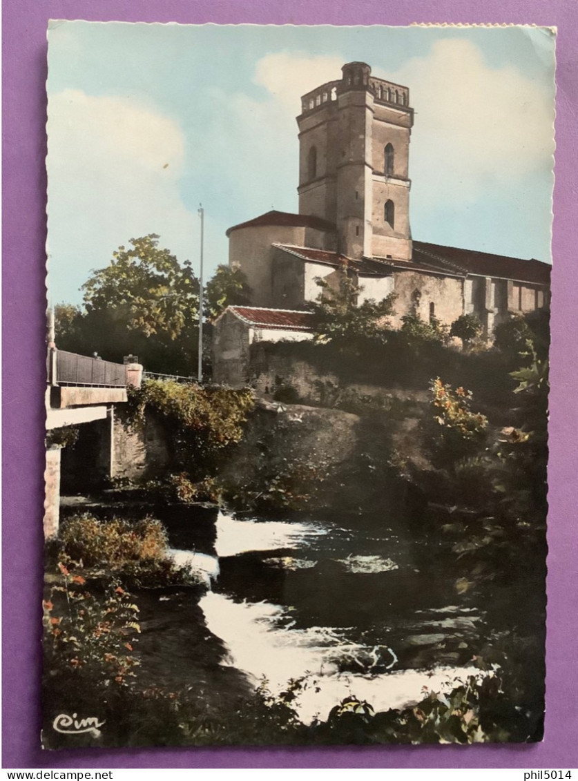 65  CPSM  MAUBOURGET  L’Eglise      Très Bon état - Maubourguet