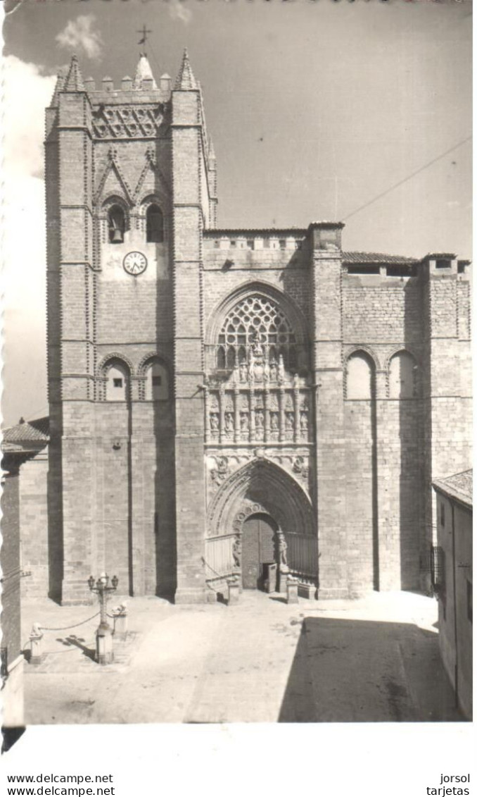 POSTAL   AVILA  -ESPAÑA  - FACHADA PRINCIPAL DE LA CATEDRAL - Ávila