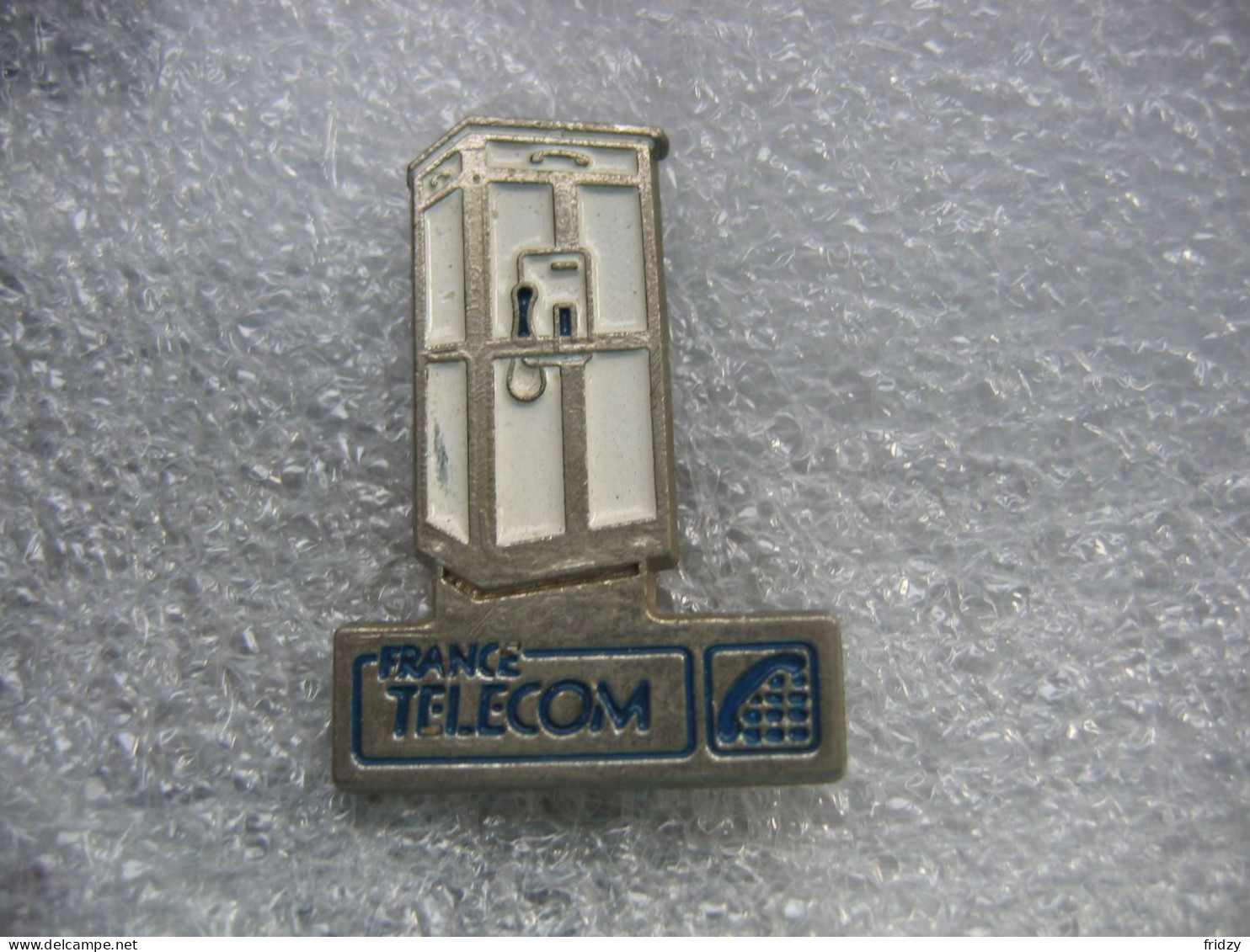 Pin's D'une Ancienne Cabine Téléphonique De France Télécom - France Télécom