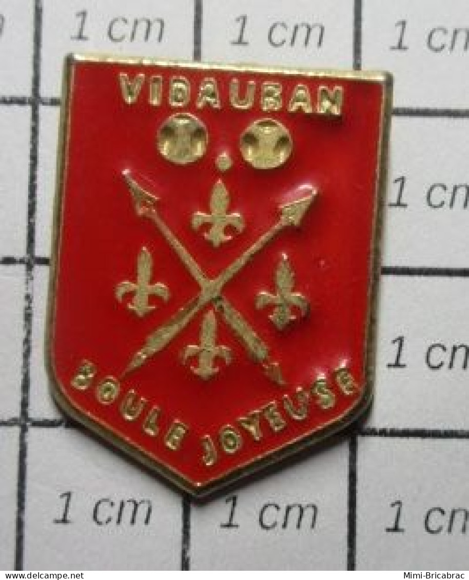 311B Pin's Pins / Beau Et Rare / SPORTS / PETANQUE CLUB LA BOULE JOYEUSE DE VIDAUBAN - Petanque