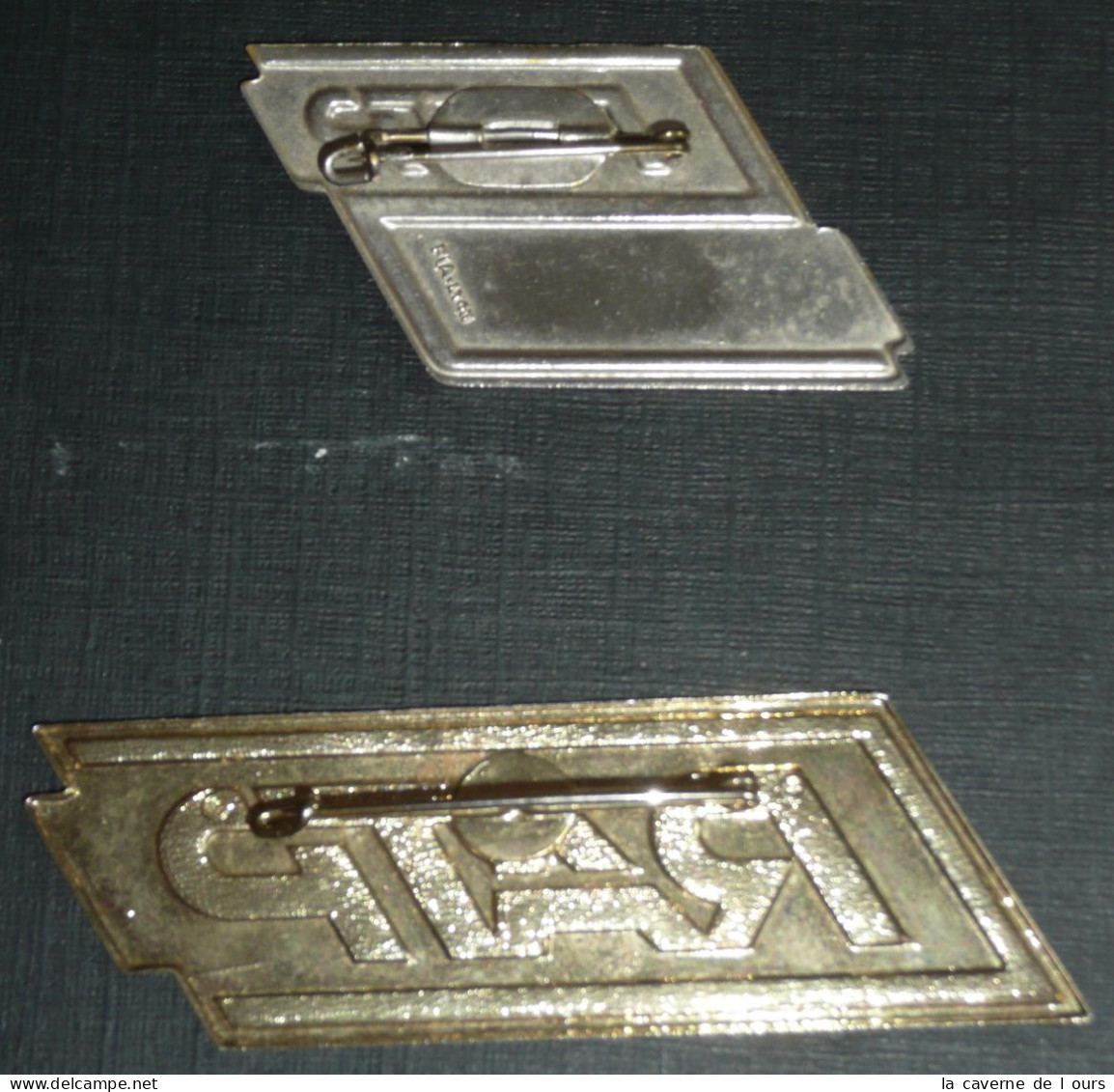 Rare Lot De 2 Anciens Insignes, Broches RATP R.A.T.P., Dont 1 FIA Lyon - Altri & Non Classificati