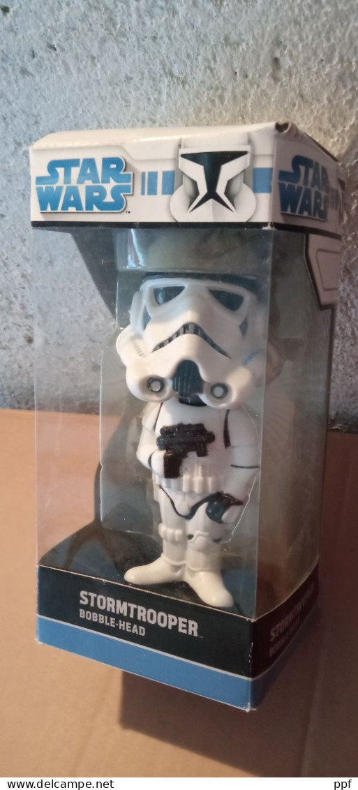 Action Figure Stormtrooper Bobble-Head Funko, lotto di 2 pezzi nuovi in scatola. Guarda bene le immagini.