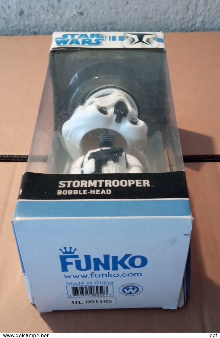Action Figure Stormtrooper Bobble-Head Funko, lotto di 2 pezzi nuovi in scatola. Guarda bene le immagini.