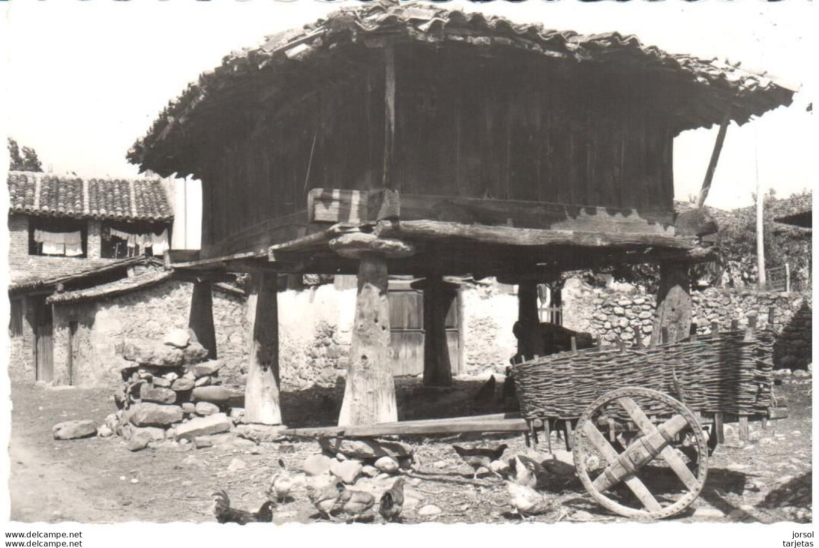 POSTAL     CANGAS DE ONIS  -ASTURIAS  -HORREO Y CARRO TIPICOS - Sonstige & Ohne Zuordnung