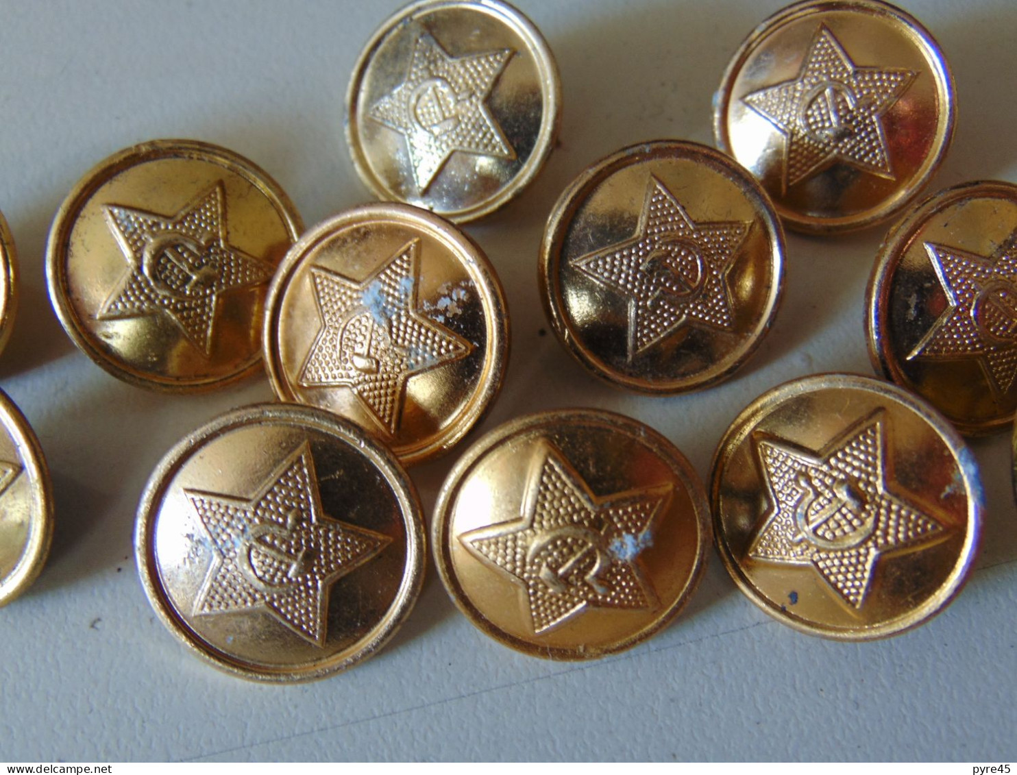 Lot De 12  Gros Boutons Dorés "  Armée Russe Faucille Et Marteau Dans Une étoile " - Buttons