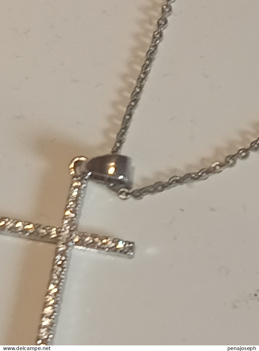 pendentif collier croix avec véritable diamant