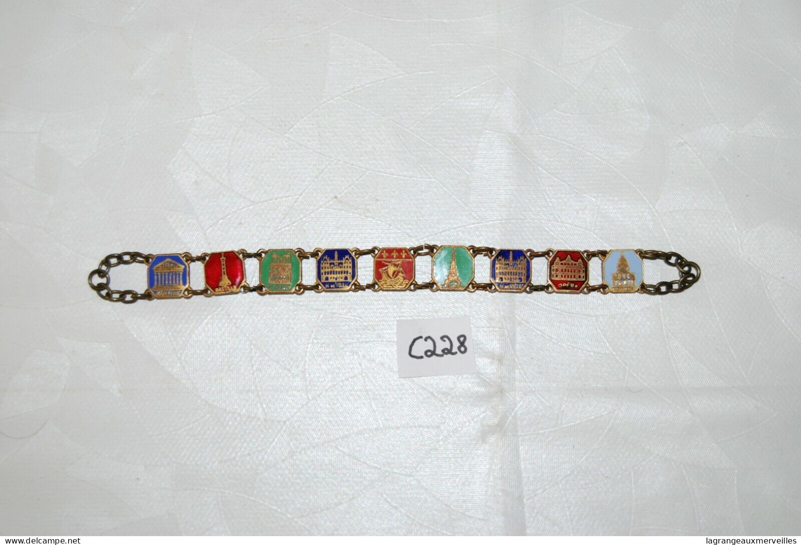 C228 Bijou - Fantaisie - Ancien Bracelet - Monument - Bracelets
