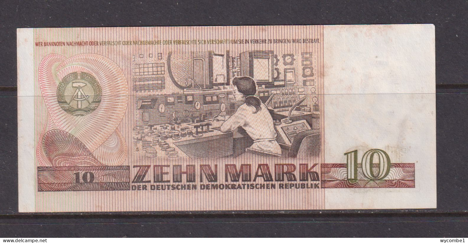 EAST GERMANY -  1971 10 Mark Circulated  Banknote - 5 Mark