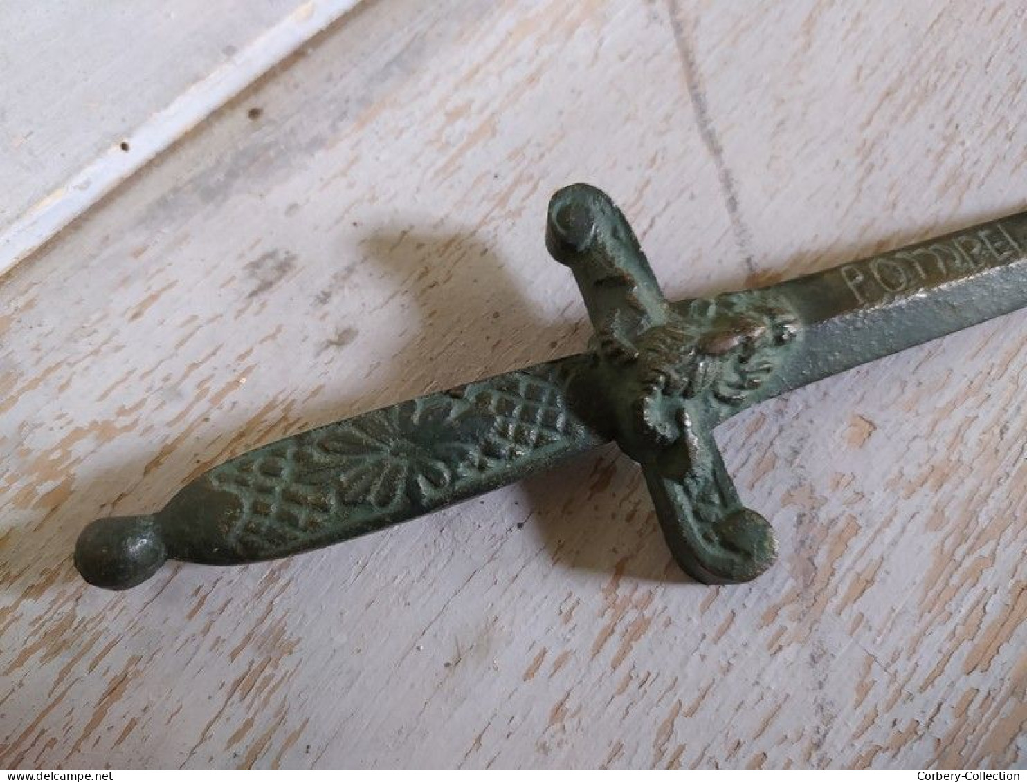 Ancien Ouvre Lettre Bronze Forme Dague Tête De Bouc Pompéi Bacchus - Letter-opener