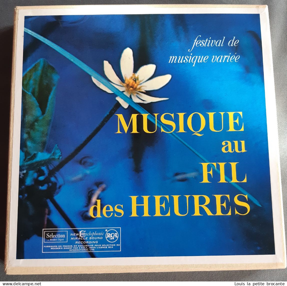 Coffret De 10 Disques "Musique Au Fil Des Heures". 33 Tours Stéréo. RCA , Sélection Du Reader's Digest. 33cm X 33cm X4cm - Collections Complètes