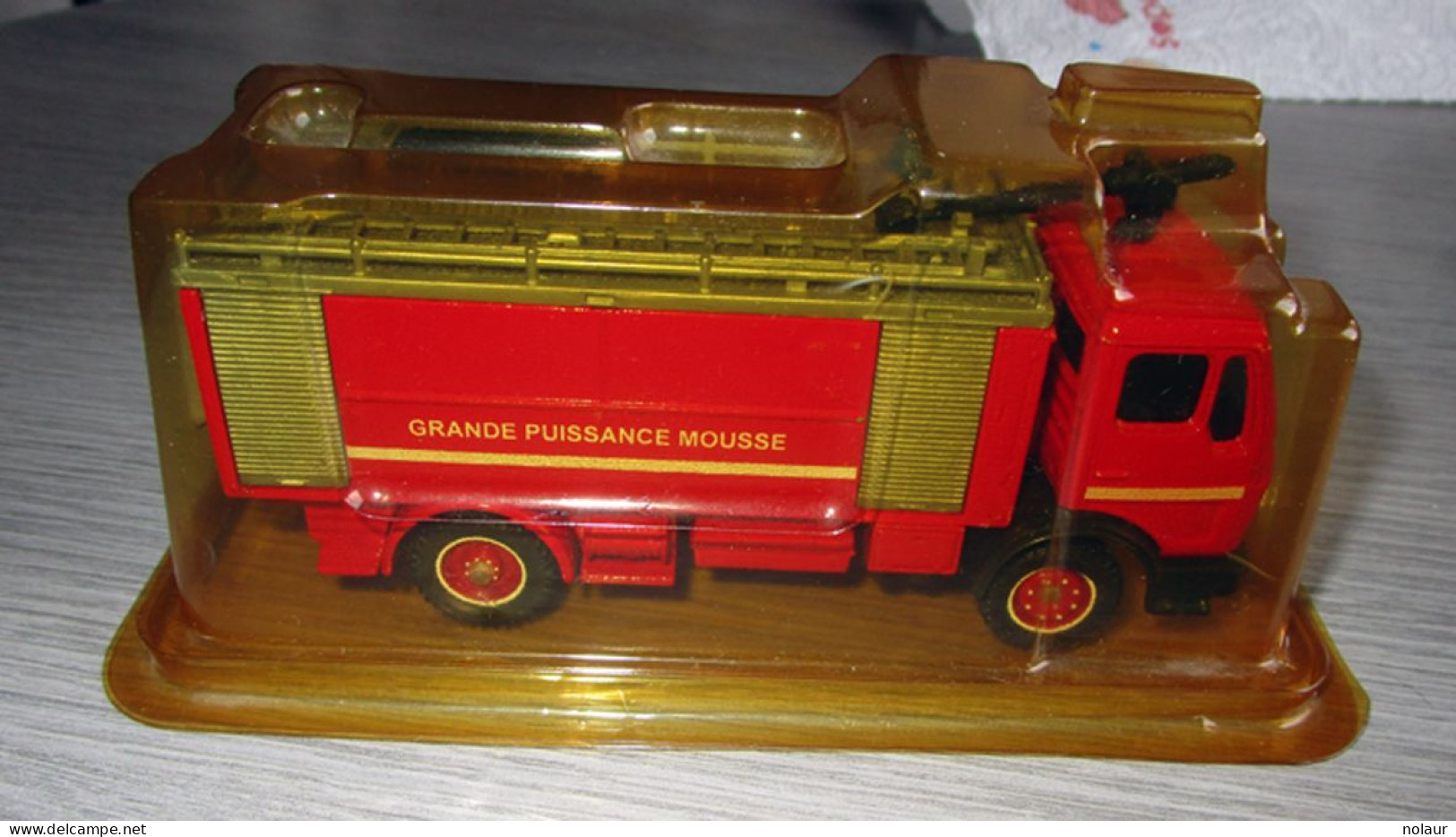 Camion De Pompier Mercedes LP1217 Lance-mousse - Solido Hachette 1/50 ème - Solido