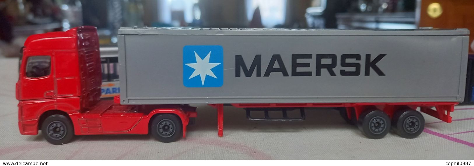 MAJORETTE: Semi-remorque MERCEDES MAERSK - Massstab 1:87