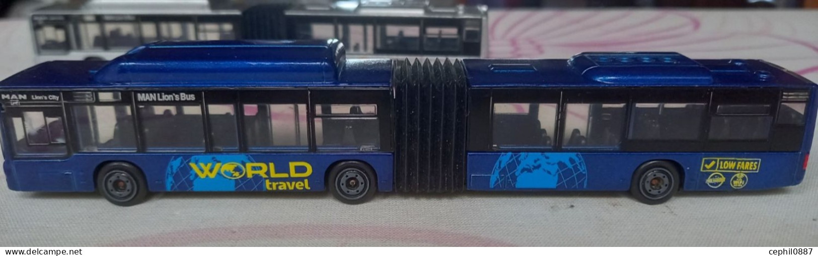 MAJORETTE: Double Bus MAN WORLD TRAVEL 1/110 - Trucks, Buses & Construction