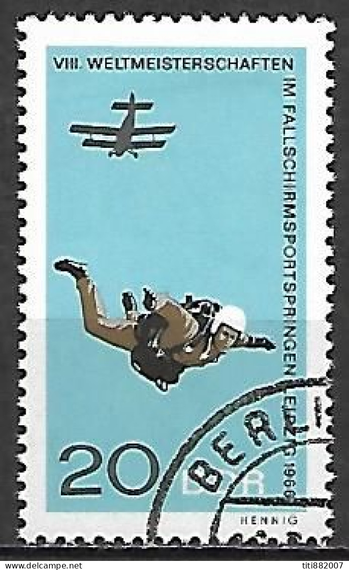 ALLEMAGNE   /  DDR .   -  Saut En PARACHUTE  /  Avion   -    Oblitéré - Parachutespringen