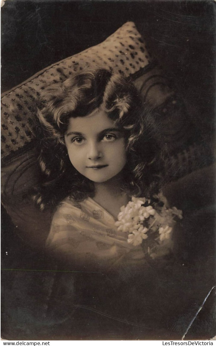ENFANTS - Portraits -  Une Petite Fille Avec Les Cheveux Ondulés - Carte Postale Ancienne - Abbildungen