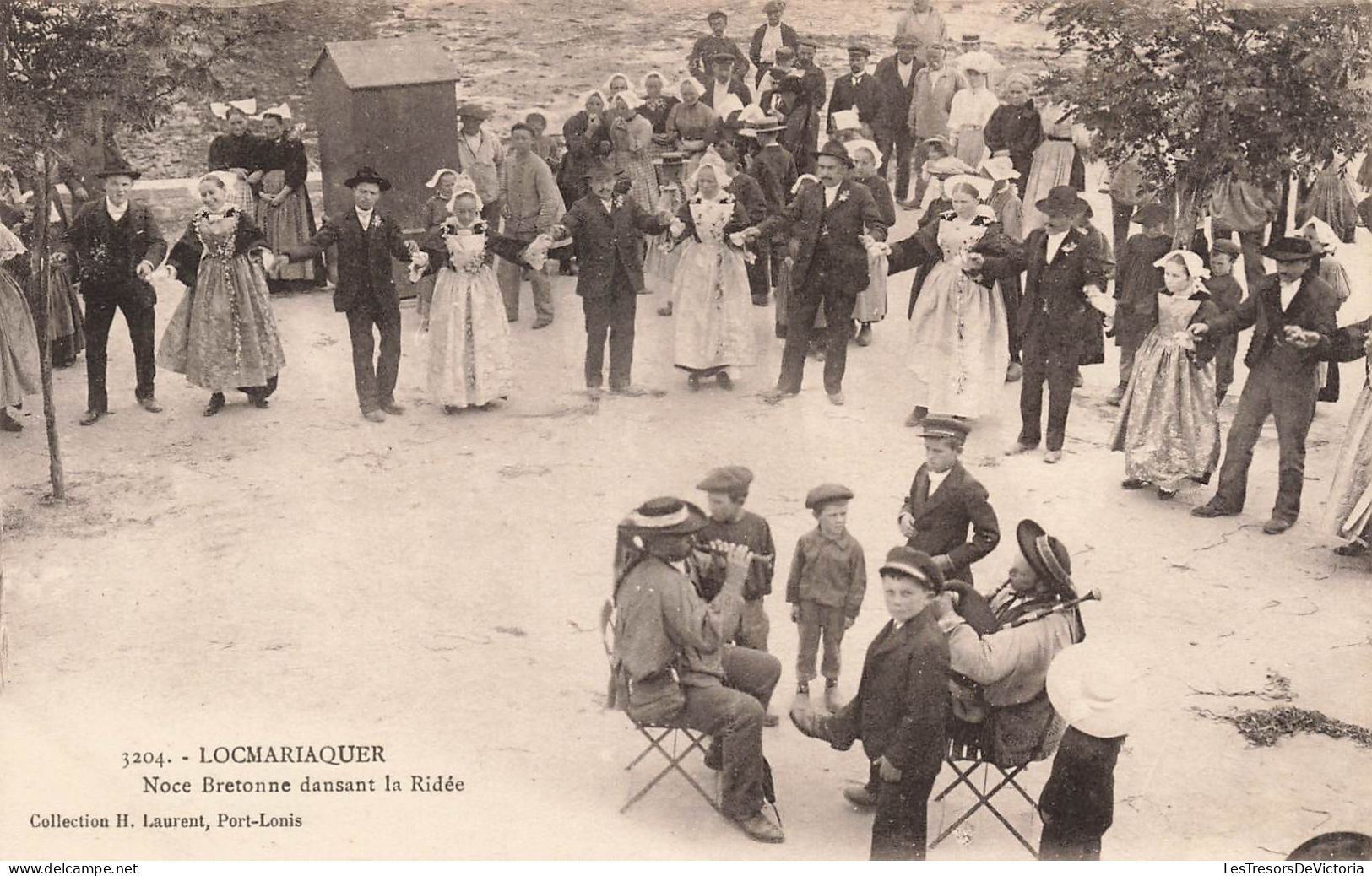 FRANCE - Locmariaquer - Noce Bretonne Dansant La Ridée -  Carte Postale Ancienne - Locmariaquer