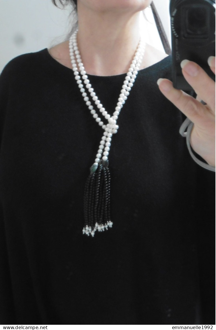 Collier écharpe style Art Deco perles d'eau douce blanc nacré têtes de panthère pompons noirs