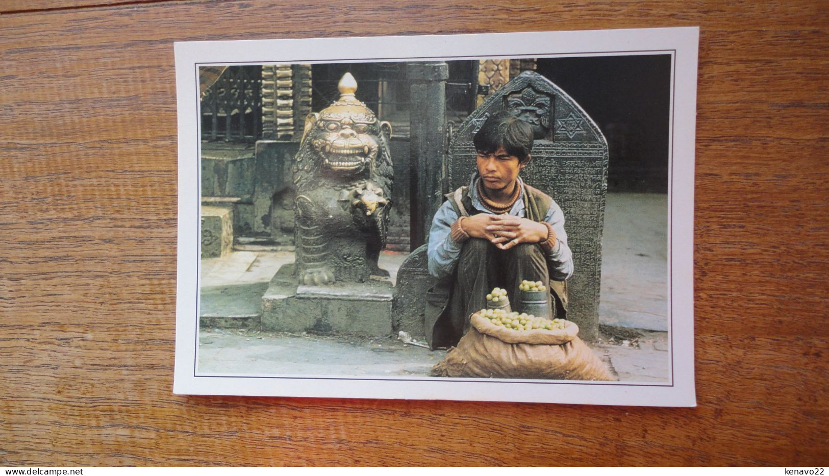 Népal , Katmandou , Vendeur De Fruits Dans Indra Chowk - Nepal