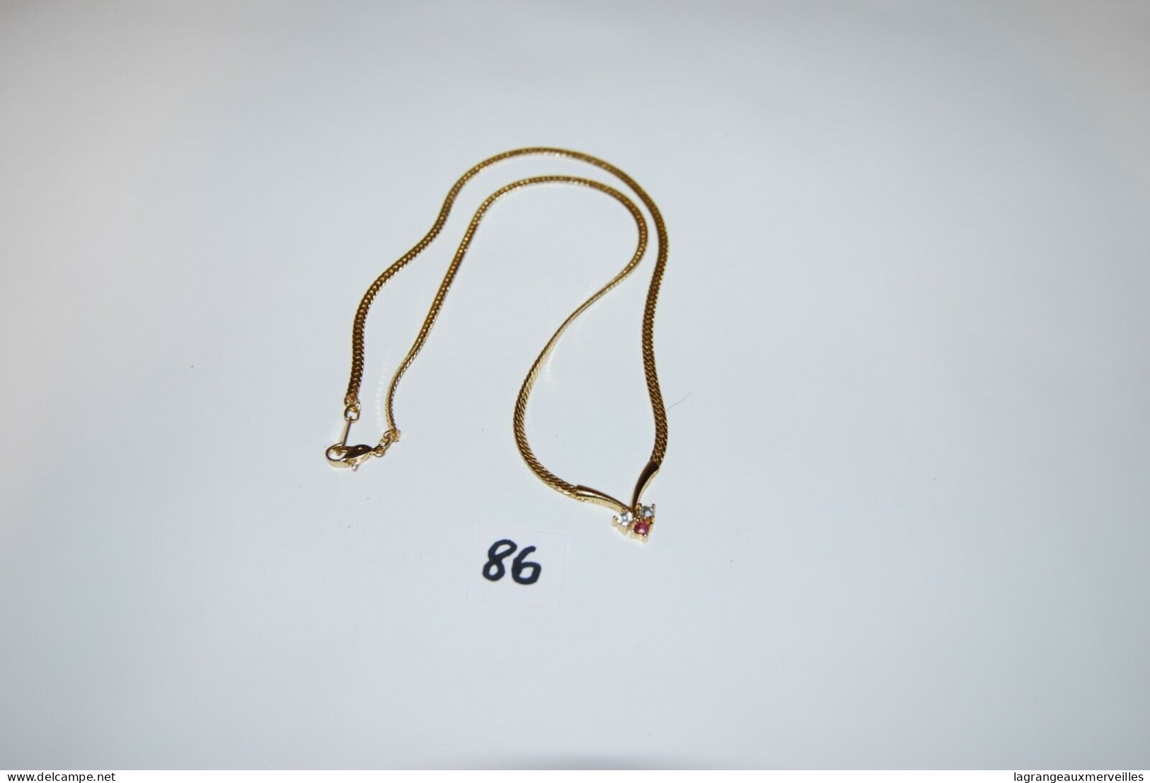 C86 Bijoux Ancien - Chaine Dorée Avec Brillant - Colliers/Chaînes