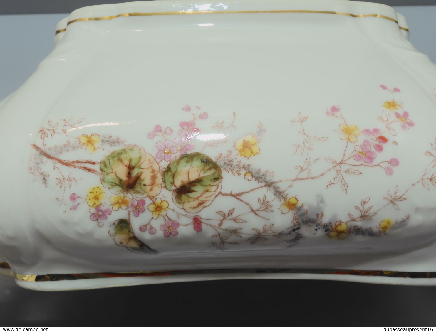 - JOLI ANCIEN BAS de SOUPIERE ou JARDINIERE PORCELAINE de PARIS XIXe déco     E