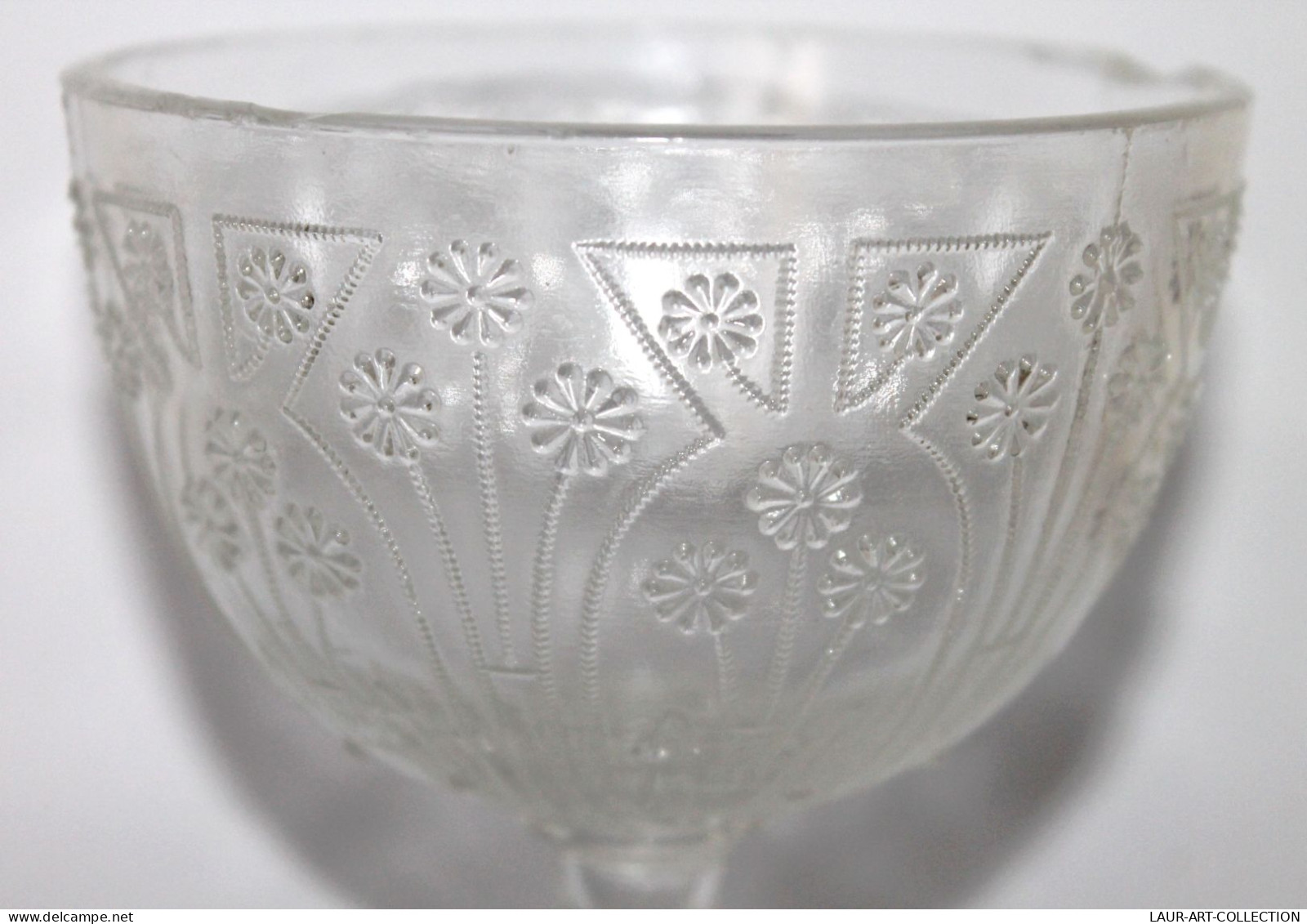 MAGNIFIQUE ANCIENNE COUPE / PRESENTOIR EN VERRE MOULÉ SUR PIED - H:10cm D:10cm / ART DE LA TABLE / DECORATIF (2501.5) - Sonstige & Ohne Zuordnung