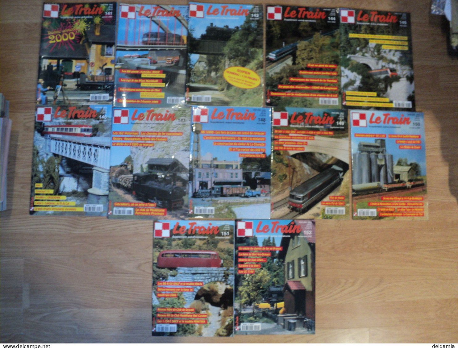 Lot De 12 REVUES LE TRAIN Année 2000 - Literature & DVD