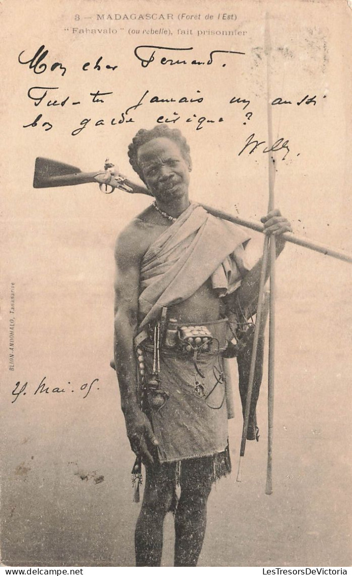 MADAGASCAR - "Fahavalo" Ou Rebelle Fait Prisonnier - Carte Postale Ancienne - Madagascar