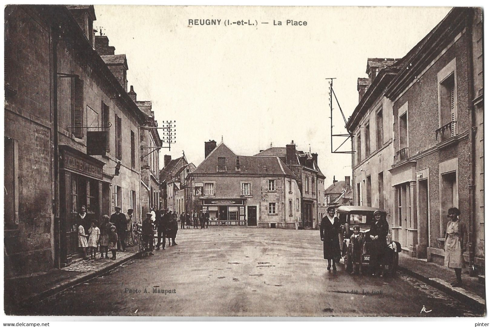 REUGNY - La Place - Reugny