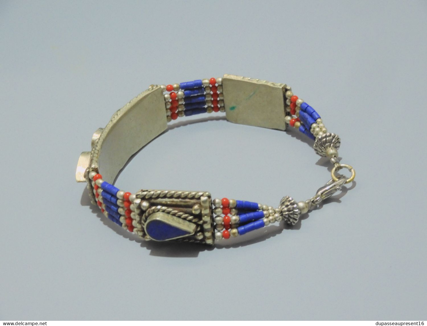 -JOLI ANCIEN BRACELET FANTAISIE Argenté et Résine ou émail ORIENT BIJOU   E