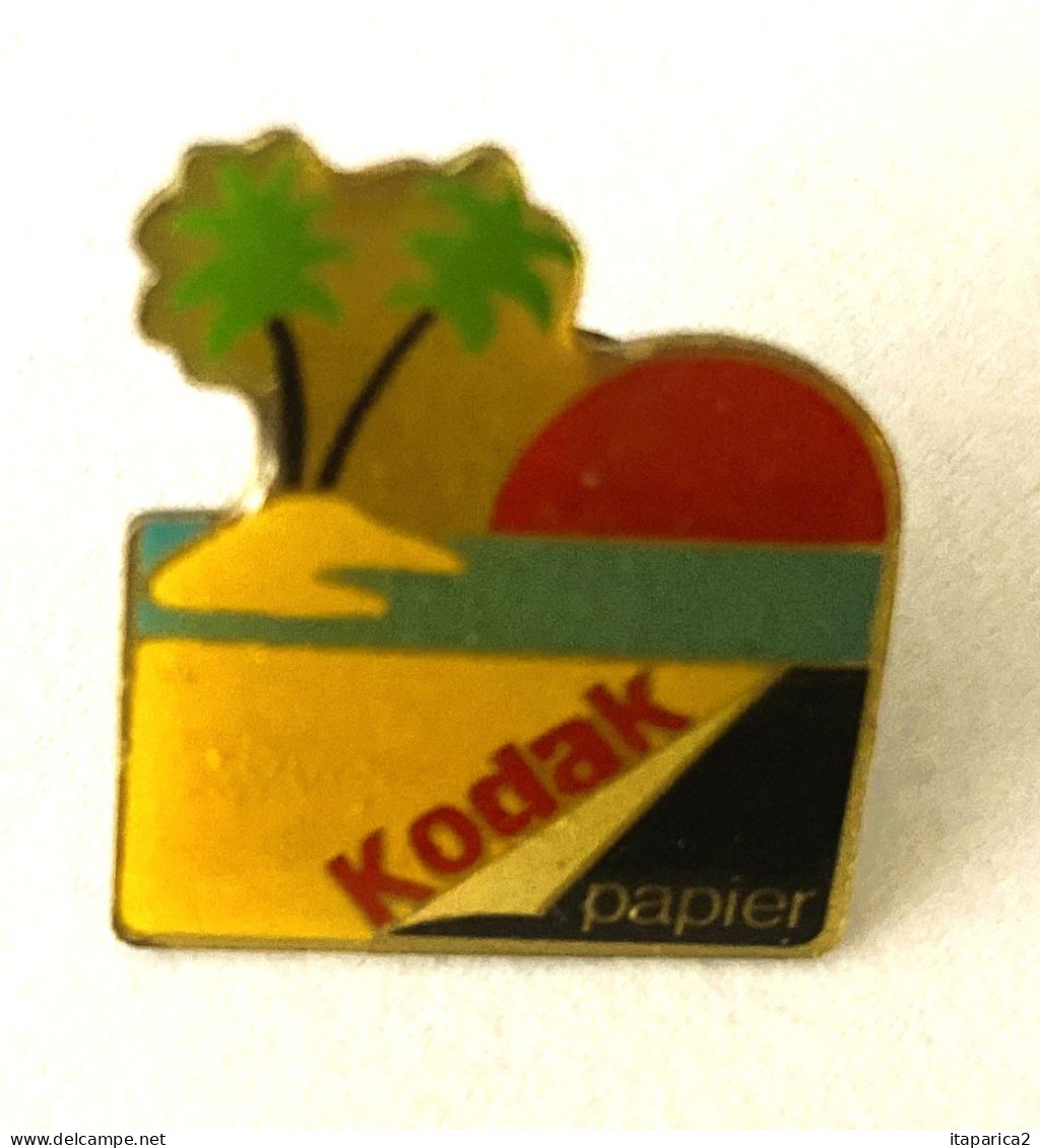 PINS  PHOTOGRAPHIE  PAPIER PHOTO KODAK PLAGE PALMIER SOLEIL / 33NAT - Photography