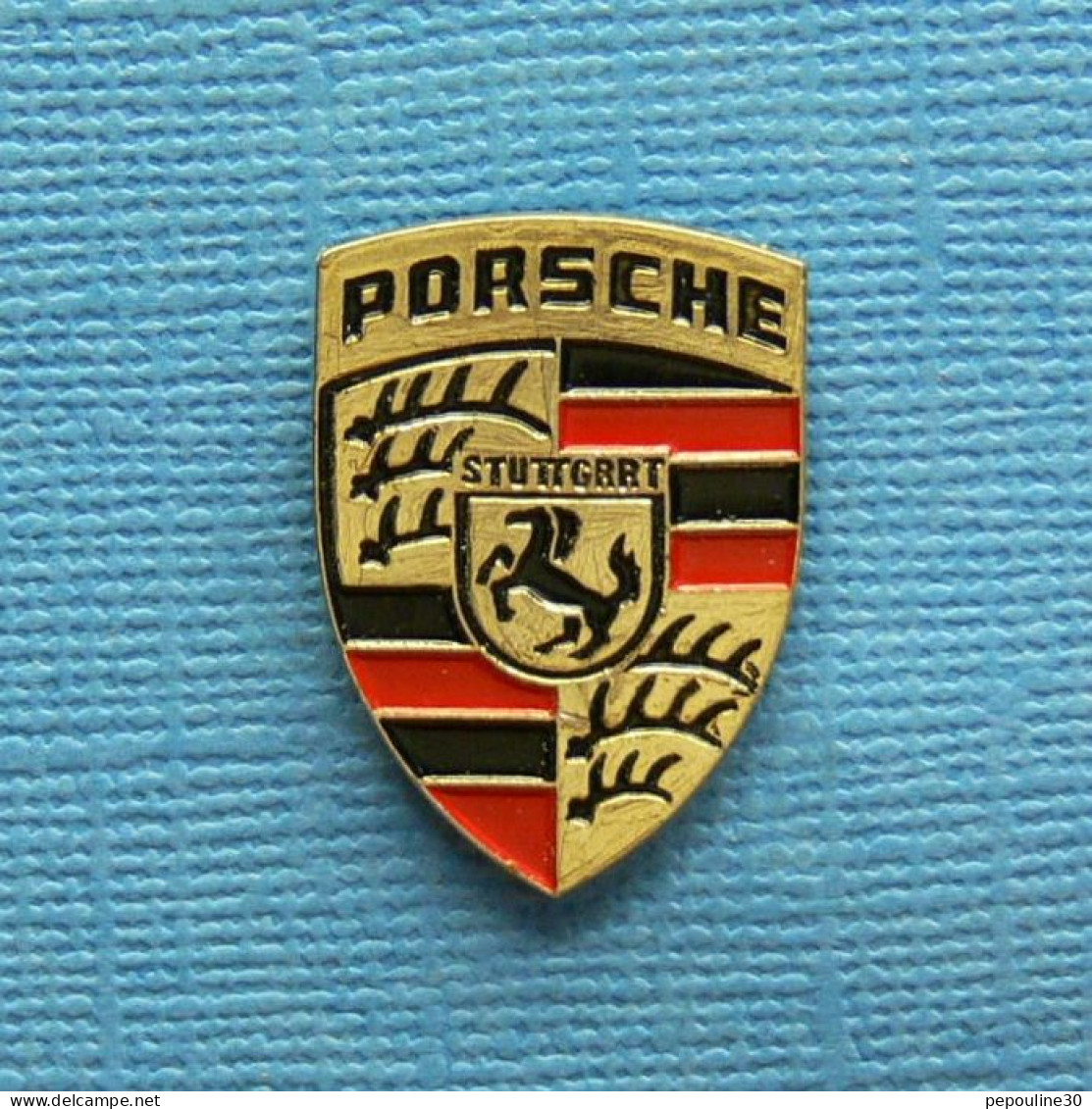 1 PIN'S /  ** LOGO / PORSCHE STUTTGART ** - Porsche