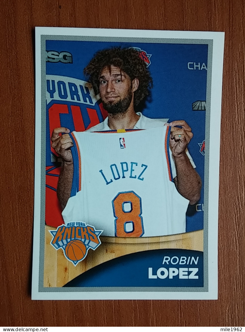 ST 19 - NBA SEASONS 2015-16, Sticker, Autocollant, PANINI, No 44 Robin Lopez New York Knicks - Libri