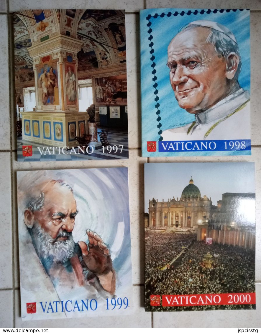 Livre Des émissions De Timbres Postes Du Vatican Années 1997,1998, 1999, 2000, Complets - Altri & Non Classificati