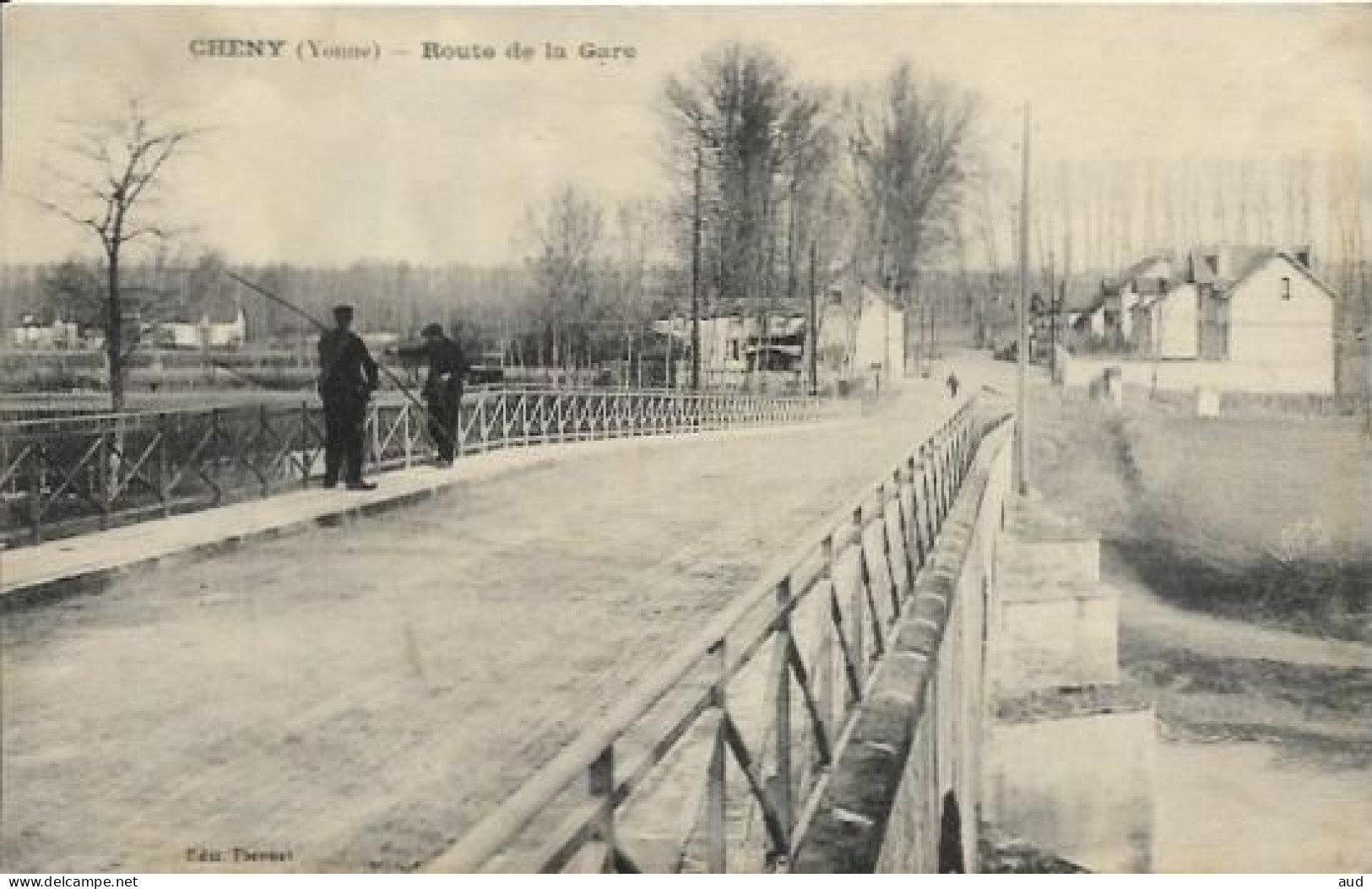 CHENY, Route De La Gare - Cheny