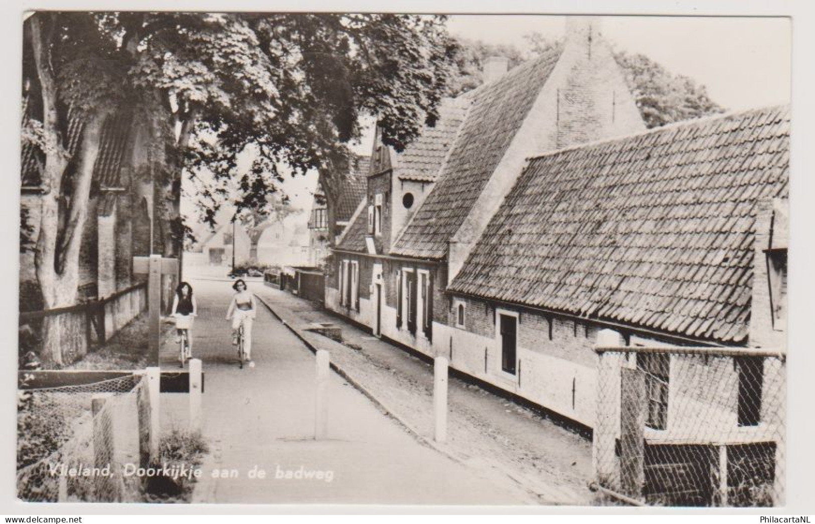 Vlieland - Doorkijkje Aan De Badweg - Vlieland