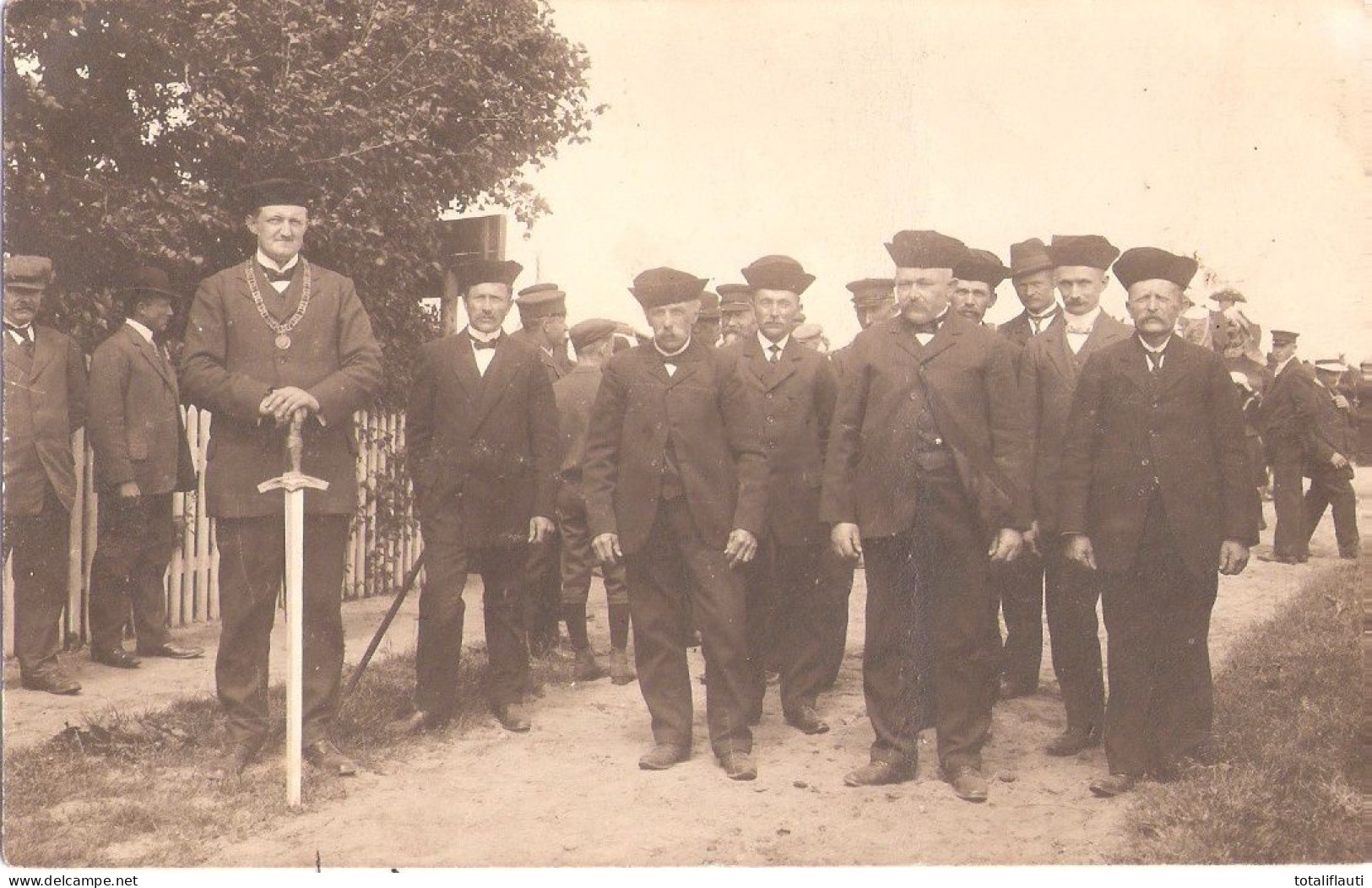 WYK Auf Föhr Festlicher Umzug Der Honoratioren In Friesischer Tracht Mit Zweihänder Schwert Original Fotokarte Der Zeit - Föhr