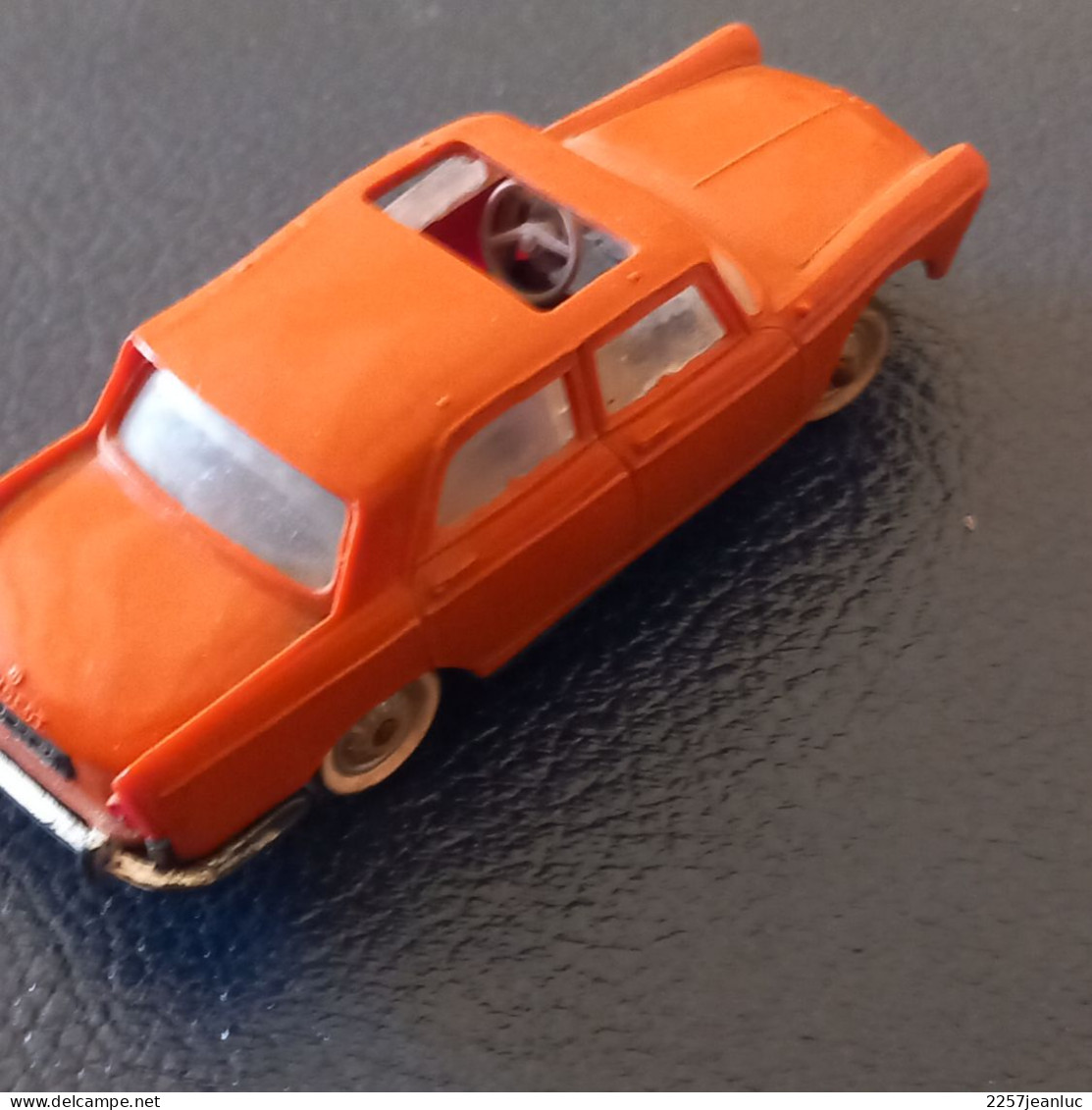 Peugeot 404 Maron Orange  Miniature  De  Norev ( Made In  France )   1/43   Sans N: état Bon - Norev