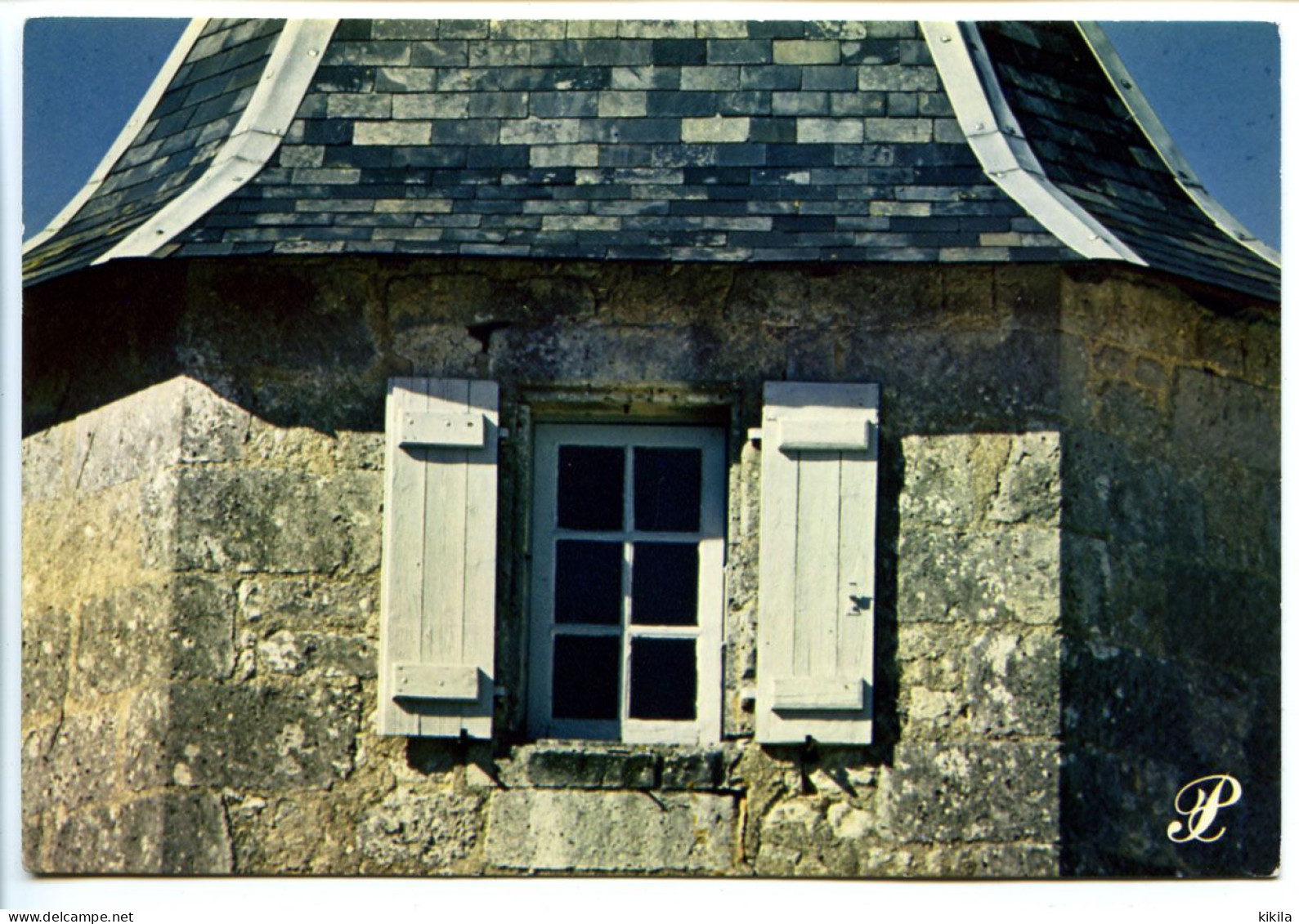 CPSM / CPM 10.5 X 15 Prestige CHARENTE Fenêtre Maison Pierre Toit Ardoise Photo Leicographie M. Guillard - Agence Scope - Poitou-Charentes