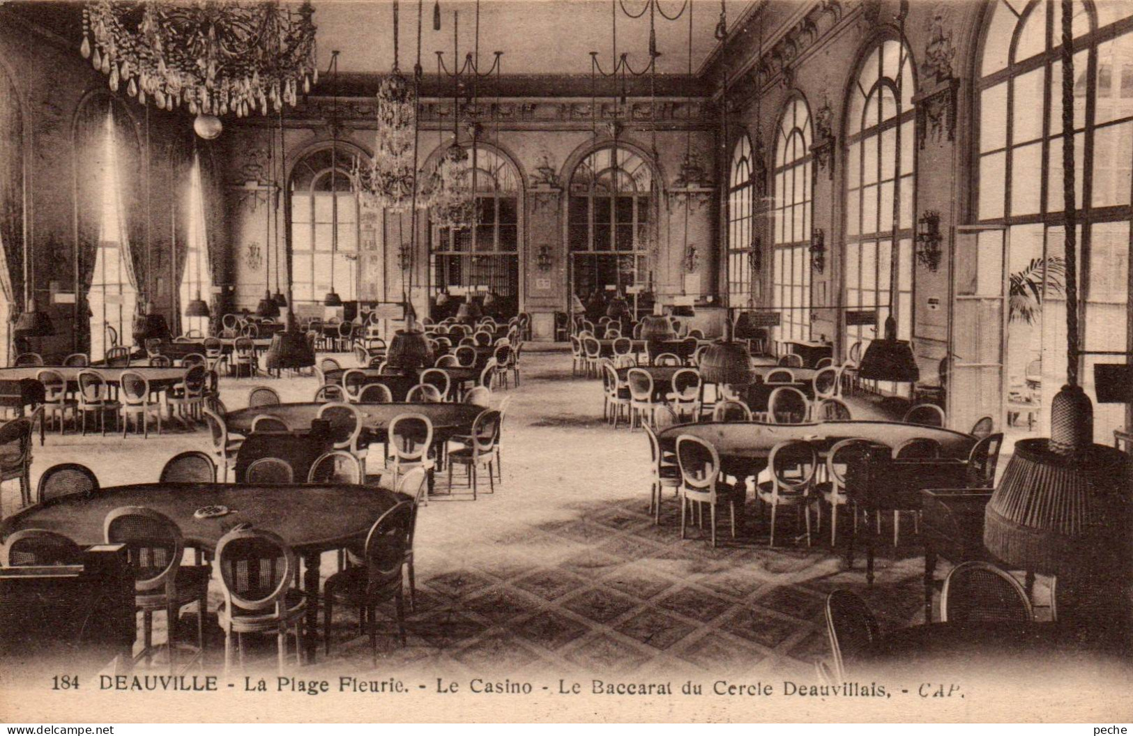 N°117393 -cpa Deauville -le Casino -le Baccarat Du Cercle Deauvillais- - Casinos