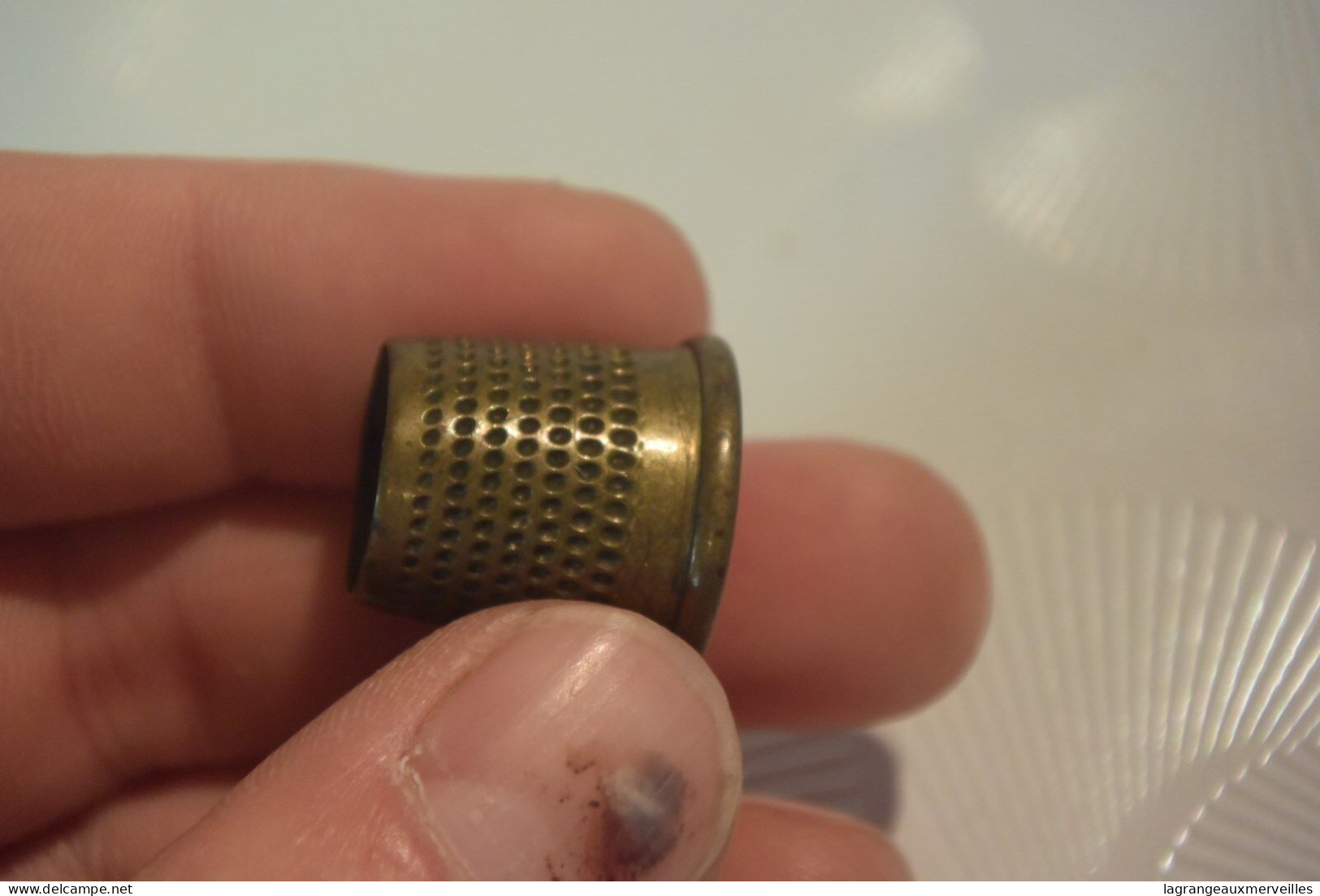 C97 Très Ancien Dé De Couture - Thimbles