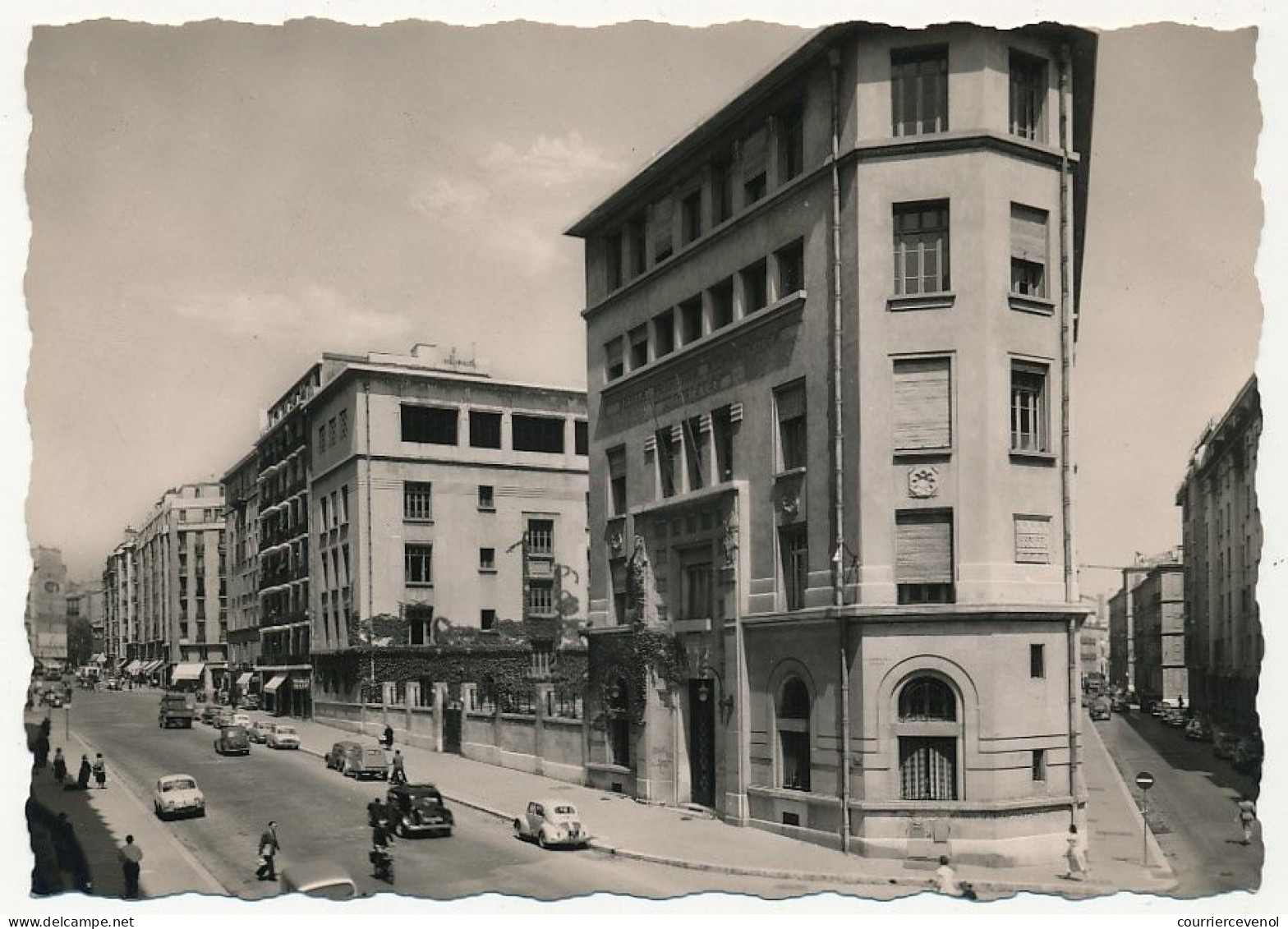 CPM - MARSEILLE (B Du R) - Avenue Maréchal Foch - Collège Michelet - Cinq Avenues, Chave, Blancarde, Chutes Lavies