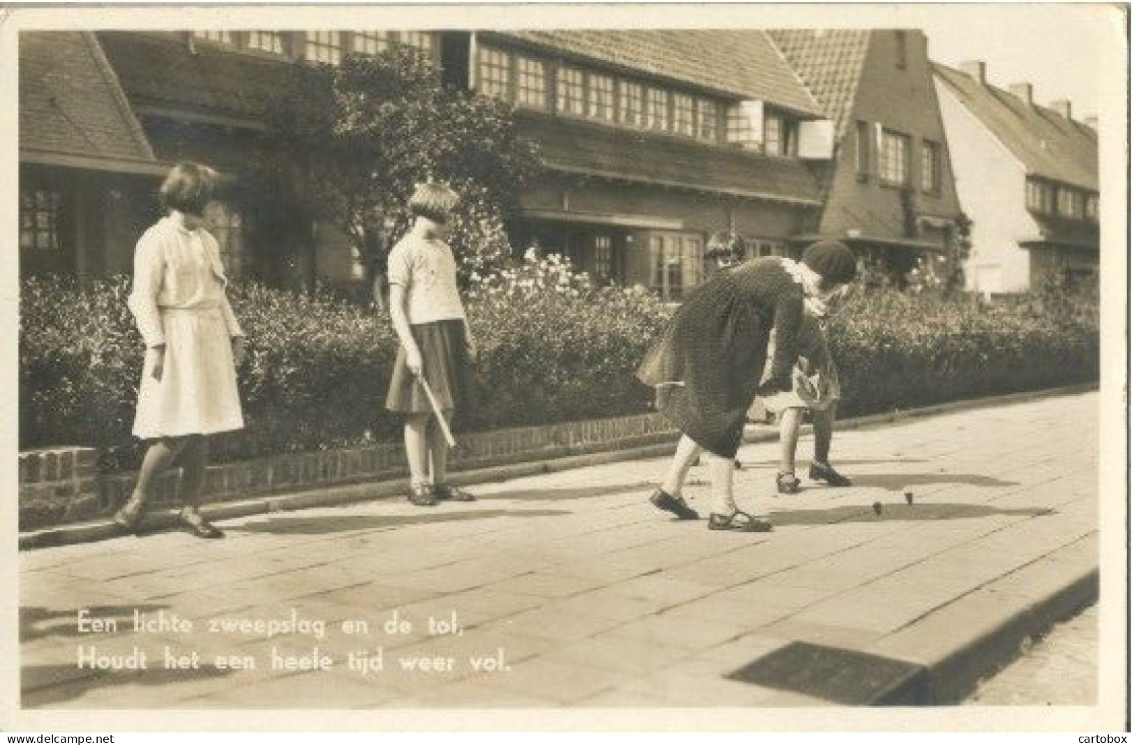 Spelen Op Straat, Tol Tollen  (type Fotokaart) (traditie) (spel) (straatbeeld) - Jeux Régionaux