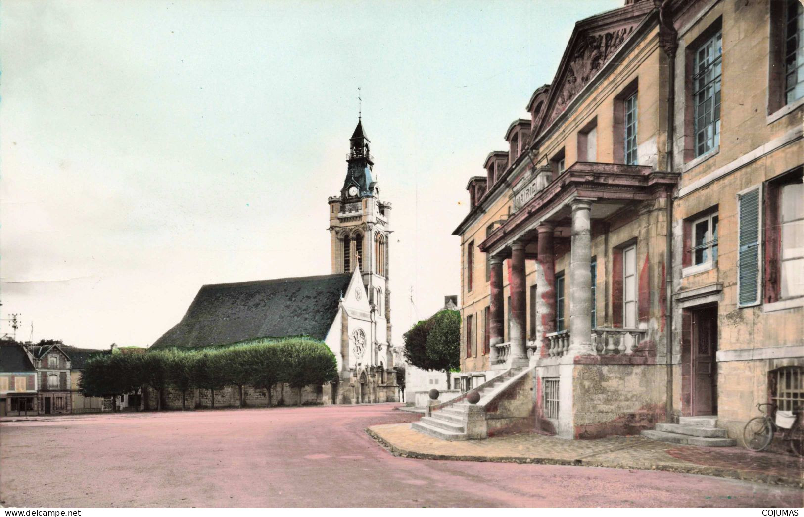 95 - VIARMES _C00898_  L'Eglise - La Mairie - 14x9 CPSM - Viarmes